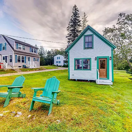 Lone Maple Villa